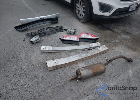 2015 Toyota Prius z USA, uszkodzony, nr VIN JTDKN3DU5F1931380